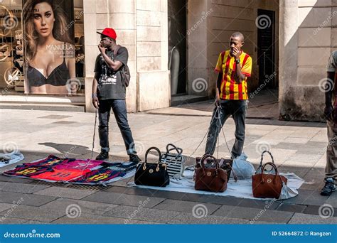 Problem with street vendors/illegal markets in Barcelona